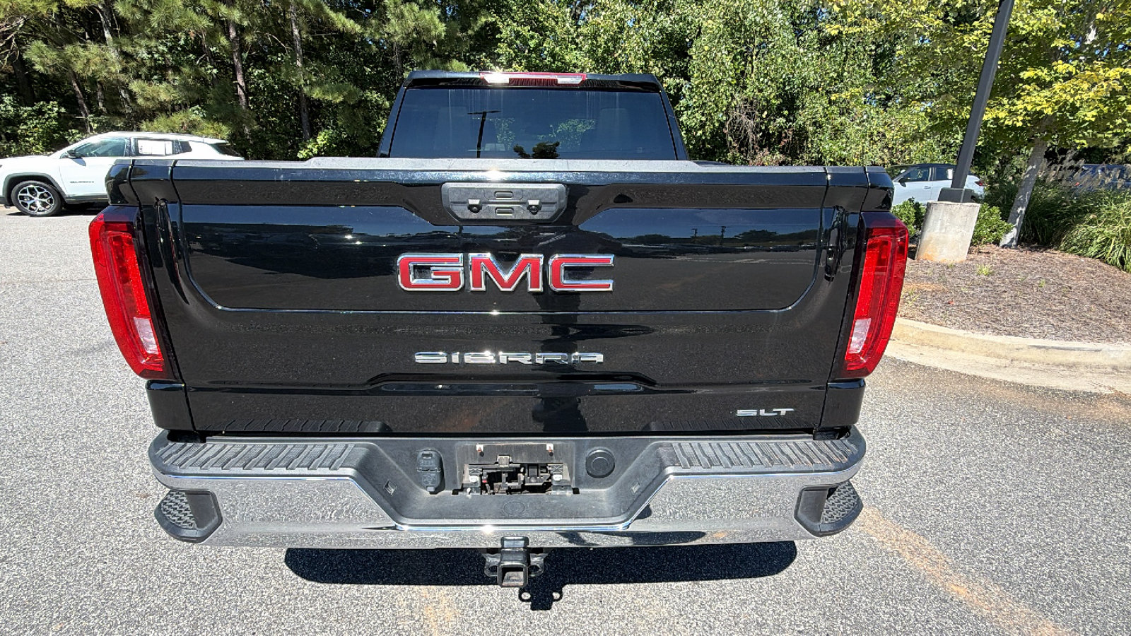 Used 2025 GMC Sierra 1500 SLT AWD/4WD image 9