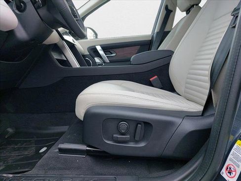 New 2025 Land Rover Discovery Sport S image 27
