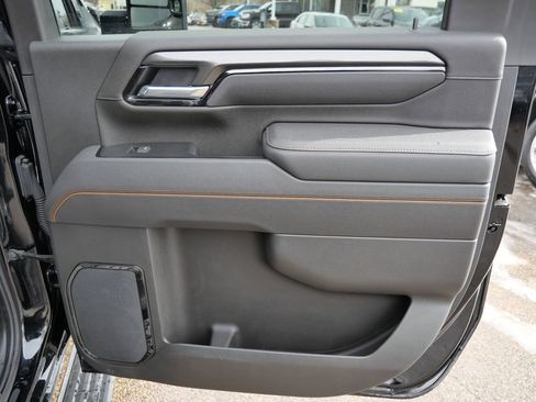 Used 2025 GMC Sierra 2500 AT4 w/ AT4 Premium Plus Package image 18