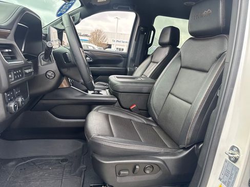 Used 2023 Chevrolet Suburban High Country image 16