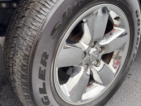 Used 2024 RAM 1500 Classic SLT image 31