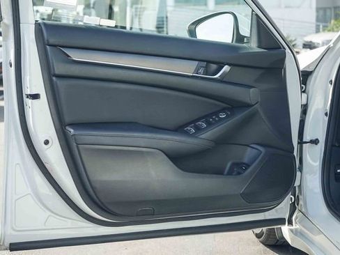 Used 2018 Honda Accord LX image 21