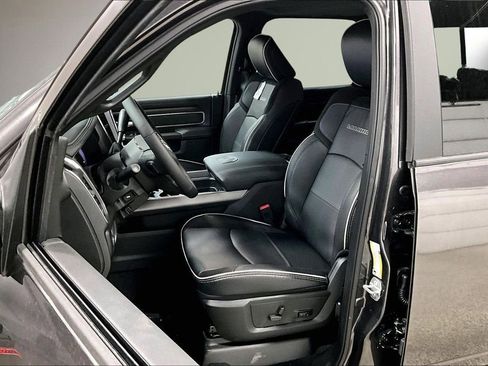 New 2026 RAM 2500 Laramie AWD/4WD image 11