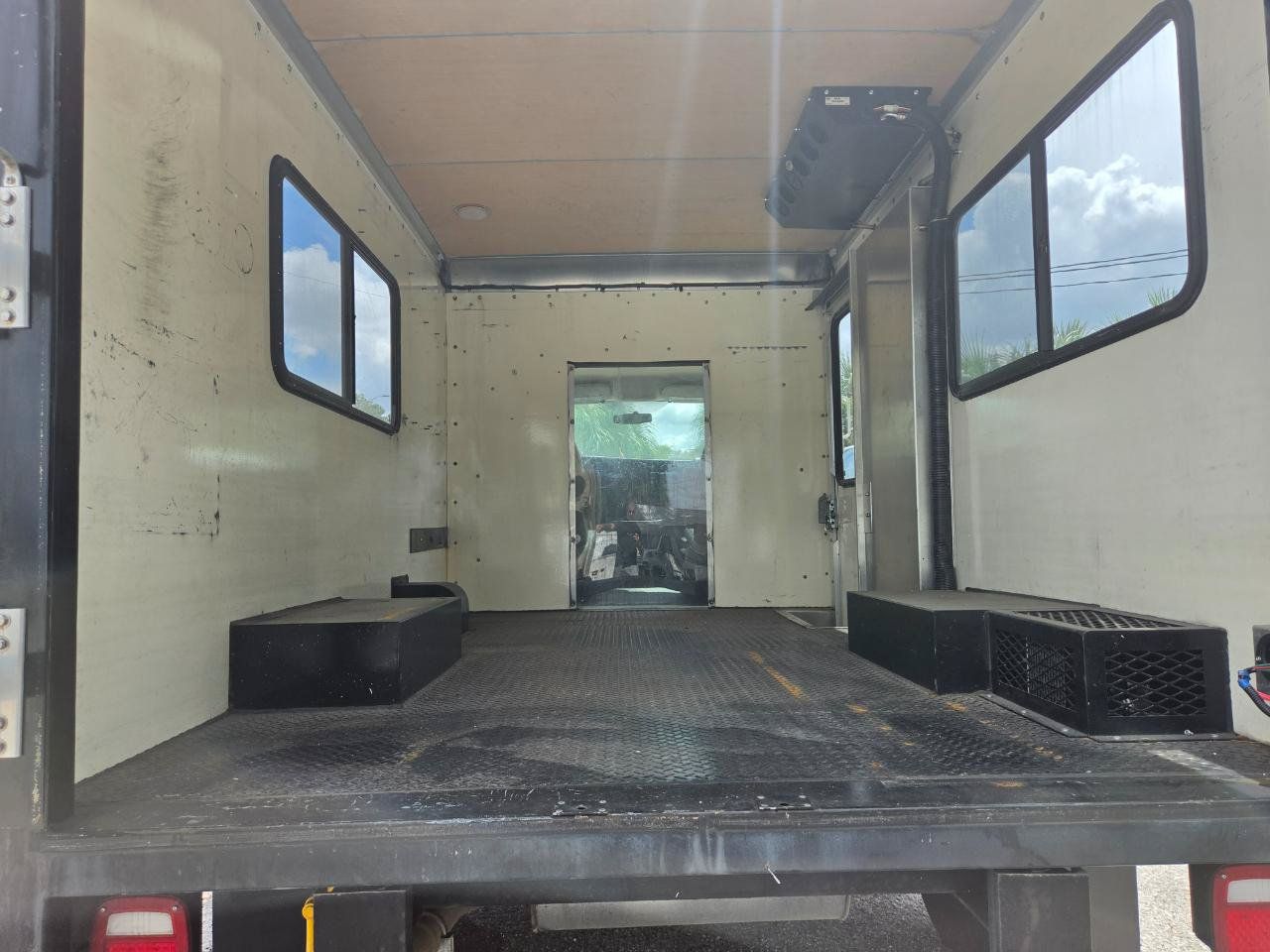 Used 2016 Chevrolet Express 3500 RWD image 11