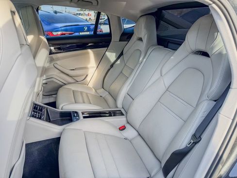 Used 2018 Porsche Panamera w/ Premium Package Plus image 29