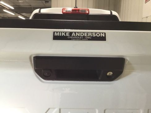 New 2024 Chevrolet Colorado LT w/ LT Convenience Package II image 19