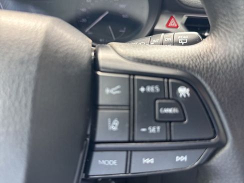 Used 2023 Toyota Sienna LE FWD image 18