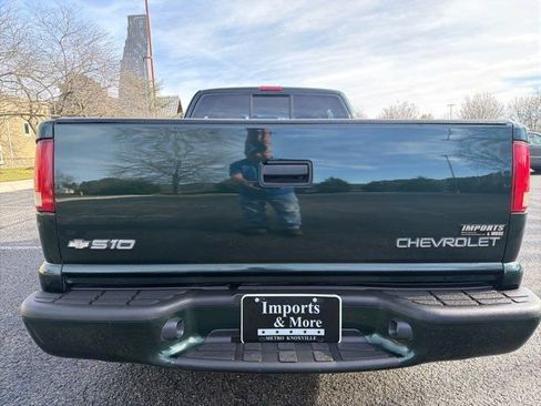 Used 2003 Chevrolet S10 Pickup LS w/ Convenience Package image 8