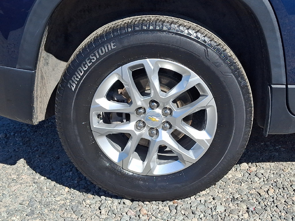 Used 2023 Chevrolet Traverse LS w/ Safety Package AWD/4WD image 34