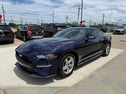 Used 2020 Ford Mustang Coupe RWD image 5
