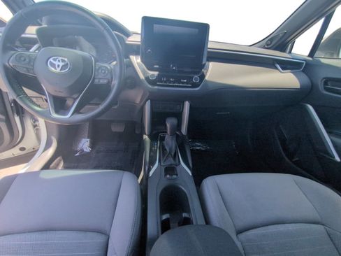 Used 2024 Toyota Corolla Cross AWD Hybrid w/ Moonroof Package image 12