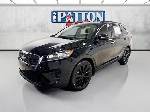 Used 2020 Kia Sorento S image 3