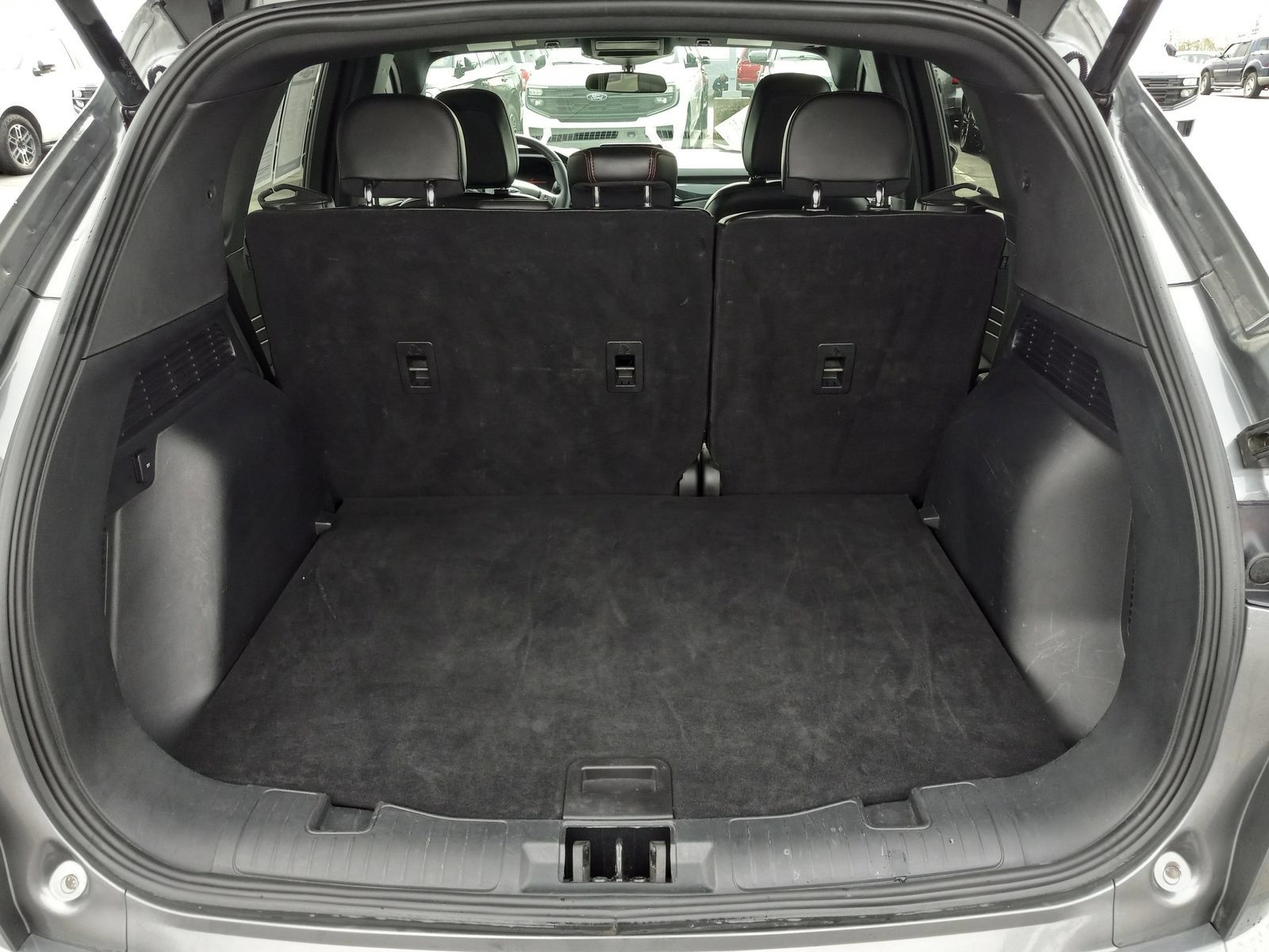 Used 2024 Ford Escape ST-Line w/ Cold Weather Package FWD image 12