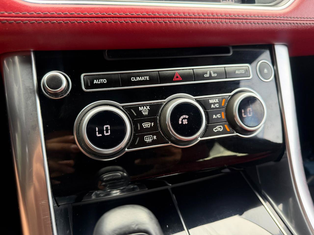 Used 2014 Land Rover Range Rover Sport Supercharged AWD/4WD image 36