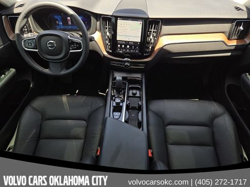 Certified 2024 Volvo XC60 B5 Plus AWD/4WD image 21
