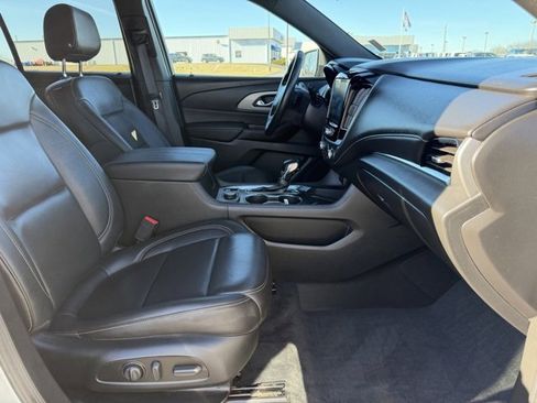 Used 2023 Chevrolet Traverse LT w/ LPO, Floor Liner Package image 9