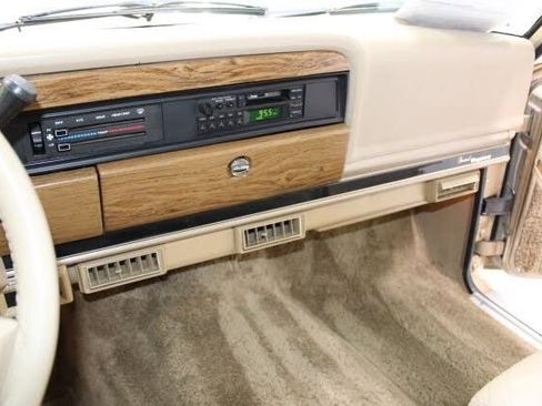 Used 1989 Jeep Grand Wagoneer image 20