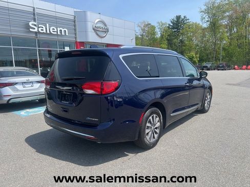 Used 2020 Chrysler Pacifica Limited FWD image 7