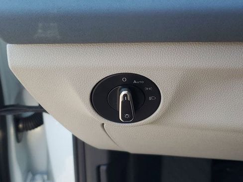 New 2026 Volkswagen Jetta SE FWD image 27