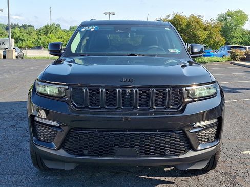 Used 2024 Jeep Grand Cherokee Limited w/ Luxury Tech Group II AWD/4WD image 2