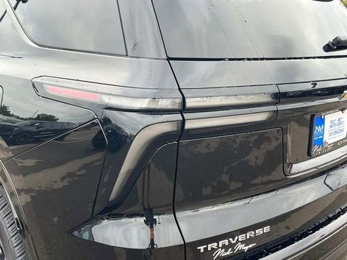 New 2026 Chevrolet Traverse High Country image 11
