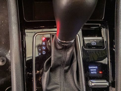 Used 2025 Jeep Compass Limited image 21