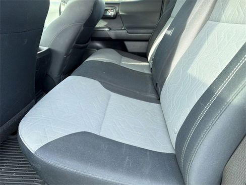 Used 2022 Toyota Tacoma TRD Sport image 11