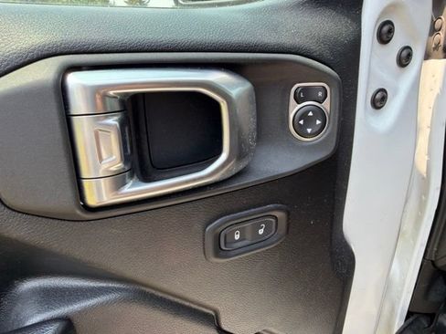 Used 2020 Jeep Wrangler Sport AWD/4WD image 9
