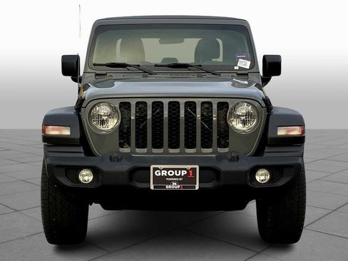 Used 2021 Jeep Gladiator Sport AWD/4WD image 3