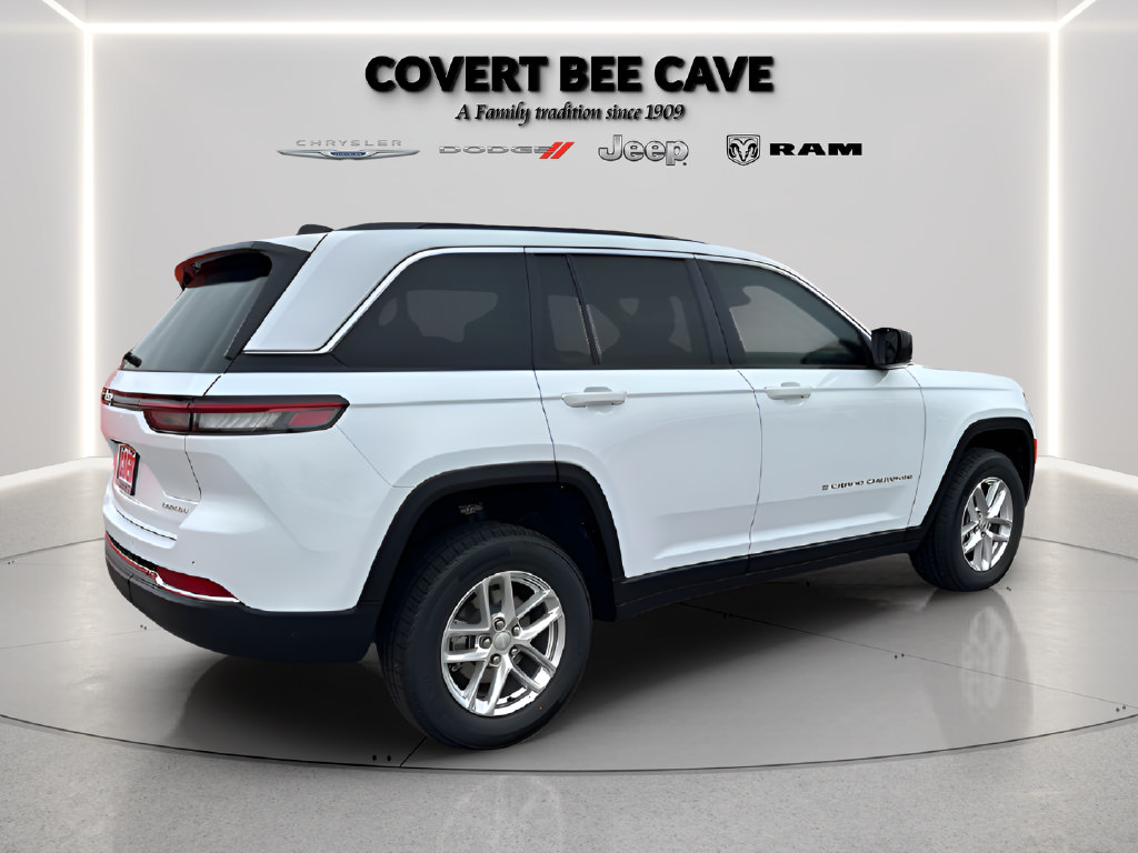 New 2026 Jeep Grand Cherokee Laredo RWD image 10