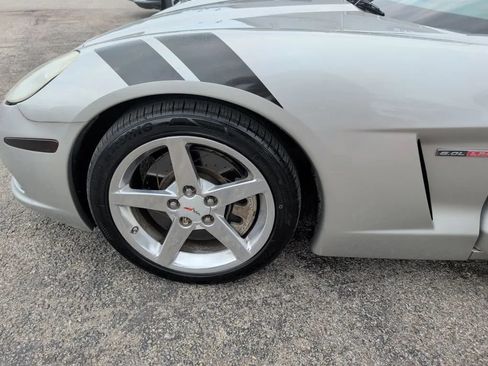 Used 2006 Chevrolet Corvette Convertible w/ Preferred Equipment Group RWD image 17