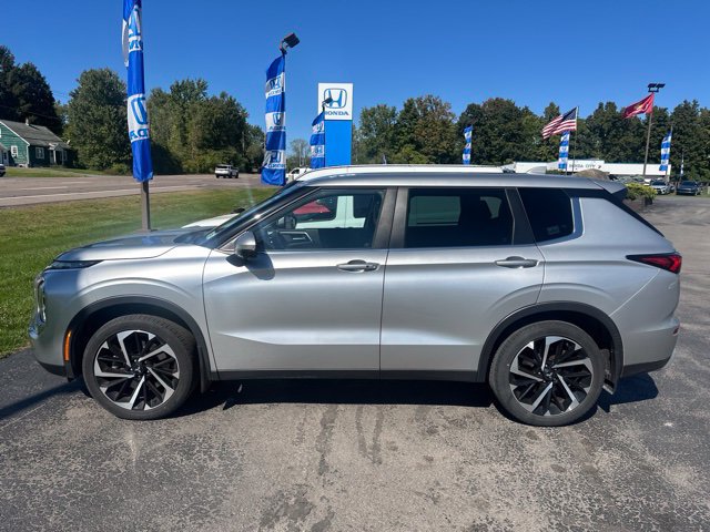 Used 2022 Mitsubishi Outlander SE AWD/4WD image 4