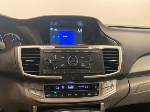 Used 2014 Honda Accord LX image 12