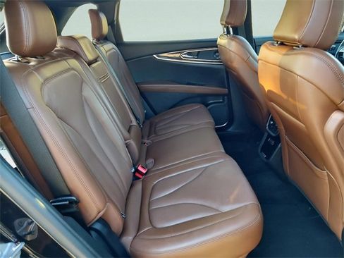 Used 2021 Lincoln Nautilus Reserve image 31