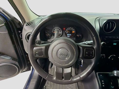 Used 2017 Jeep Patriot High Altitude FWD image 12