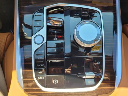 New 2026 BMW X5 xDrive50e w/ Executive Package image 25