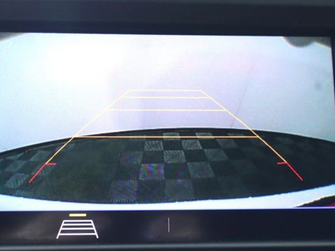 Used 2020 Chevrolet Equinox LS image 18