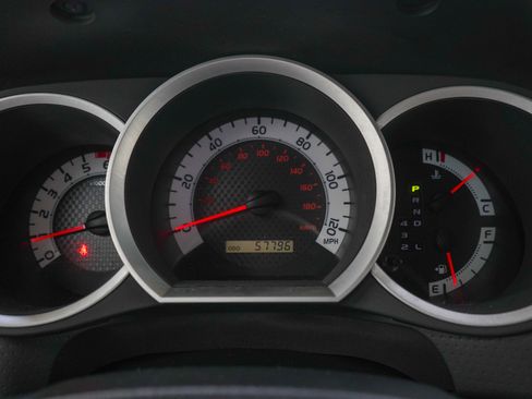 Used 2015 Toyota Tacoma 4x4 Double Cab w/ TRD Sport Package image 26