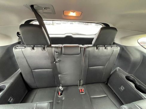 Used 2020 Toyota Highlander XLE FWD image 26