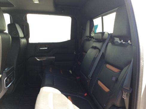 Used 2019 GMC Sierra 1500 AT4 w/ Off Road Performance Package AWD/4WD image 7