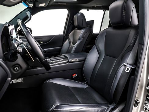 Used 2022 Lexus LX 600 4WD w/ Luxury Package image 18