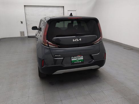 Used 2025 Kia Soul LX w/ LX Technology Package FWD image 6