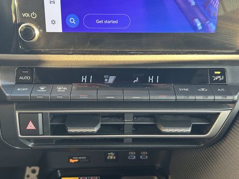 Certified 2025 Toyota Camry SE image 29