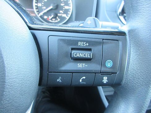 Used 2023 Nissan Rogue SV image 27