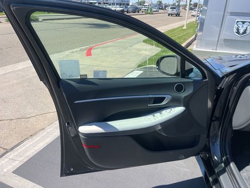 Used 2025 Hyundai Sonata SEL FWD image 15