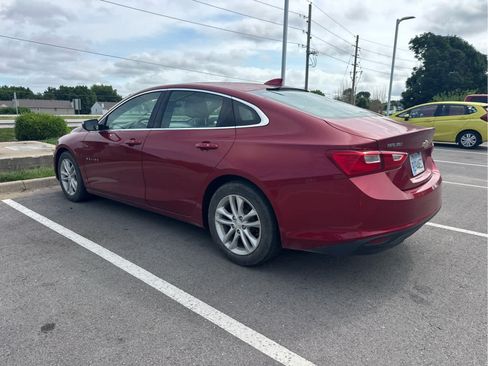 Used 2016 Chevrolet Malibu LT w/ Leather Package FWD image 3