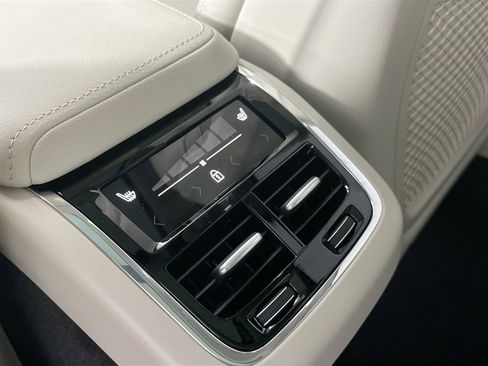 New 2026 Volvo XC60 B5 Ultra w/ Protection Package Premier AWD/4WD image 27