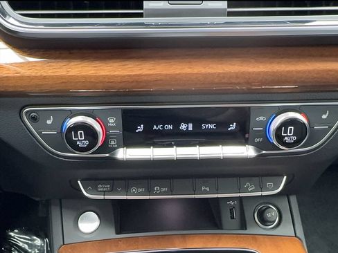 Used 2023 Audi Q5 2.0T Premium w/ Convenience Package AWD/4WD image 48
