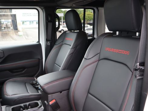 Used 2025 Jeep Wrangler Unlimited Rubicon AWD/4WD image 18