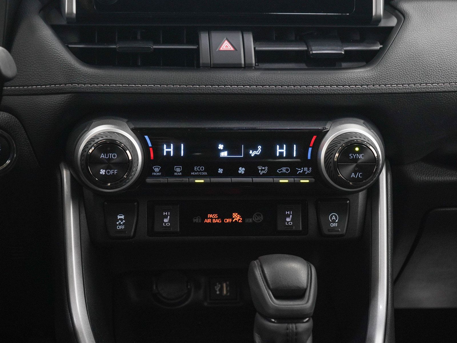 Used 2025 Toyota RAV4 XLE w/ Convenience Package AWD/4WD image 19